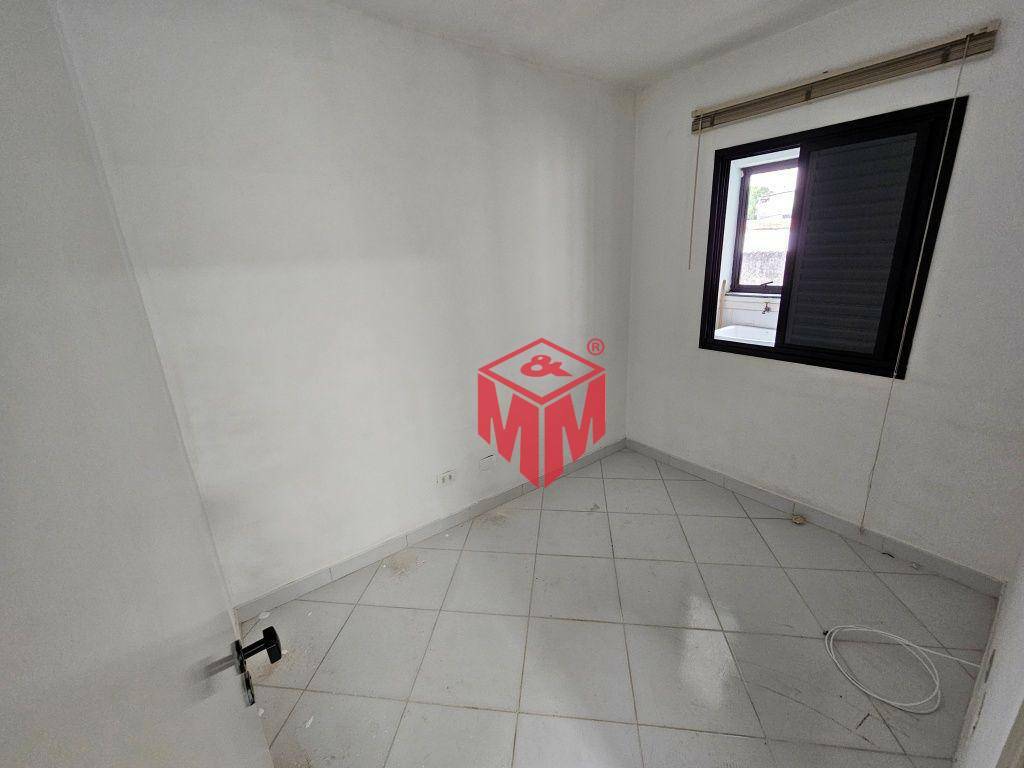 Apartamento para alugar com 3 quartos, 75m² - Foto 12