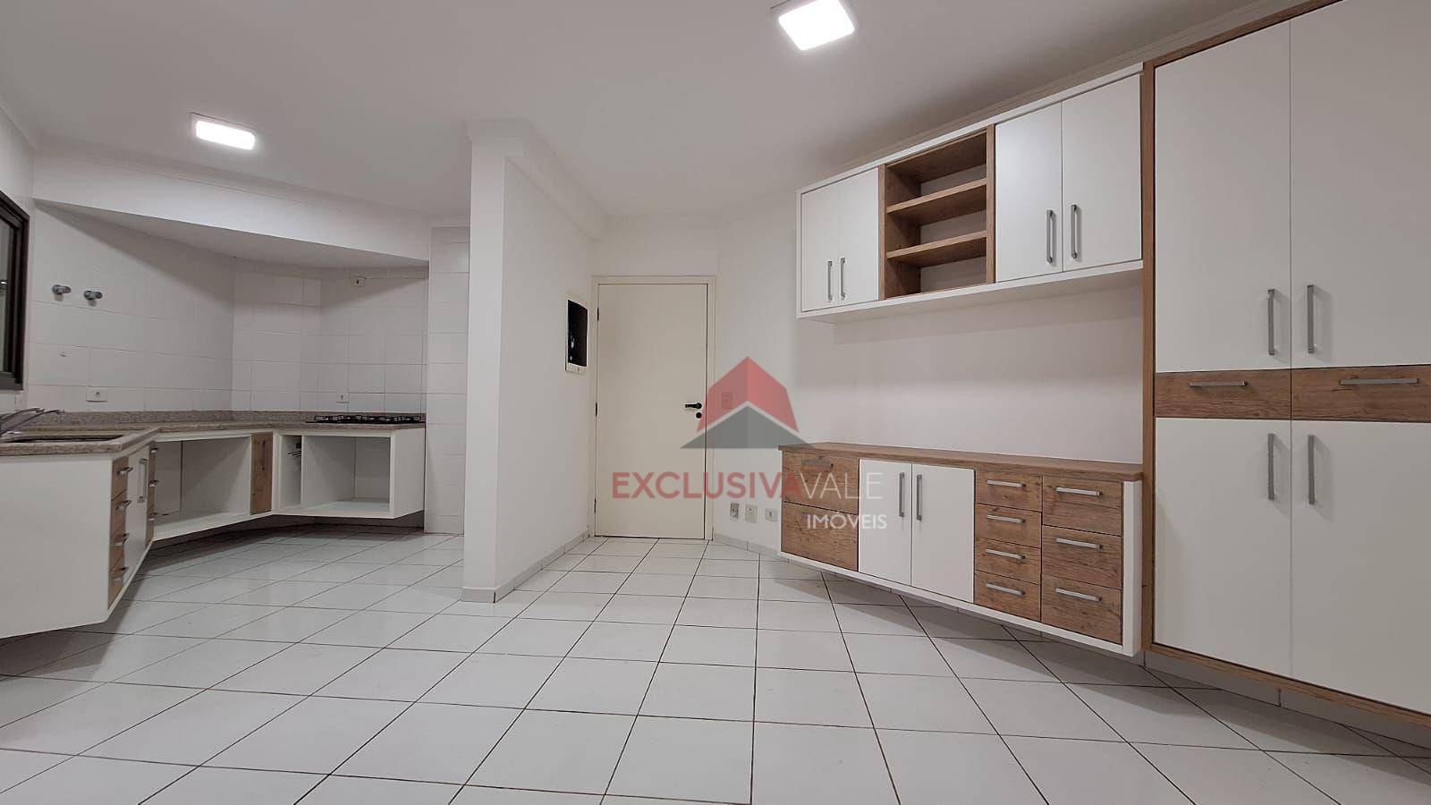 Apartamento à venda com 4 quartos, 220m² - Foto 25