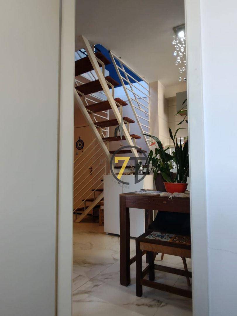 Cobertura à venda com 2 quartos, 110m² - Foto 4