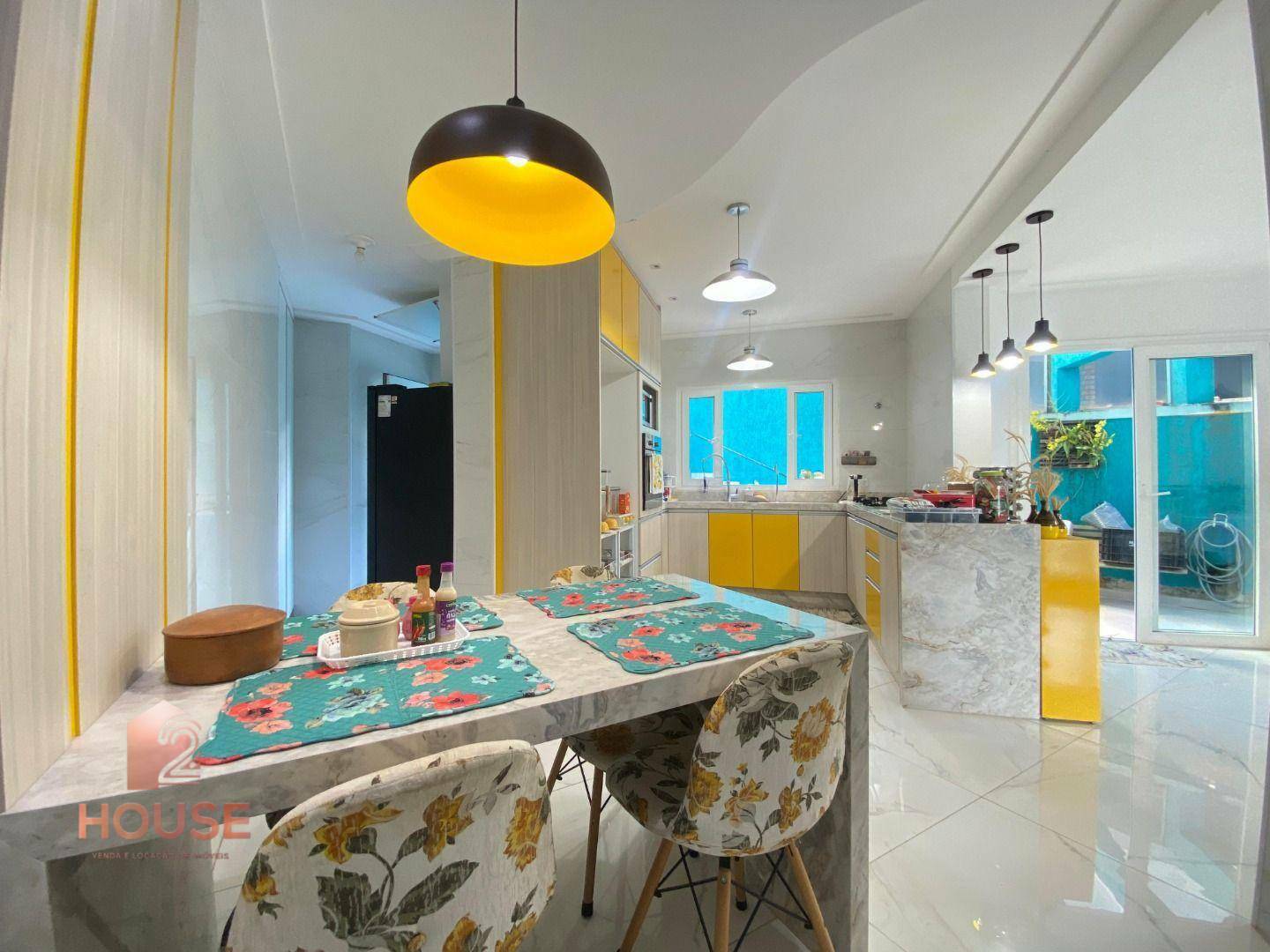 Casa de Condomínio para alugar com 4 quartos, 300m² - Foto 14