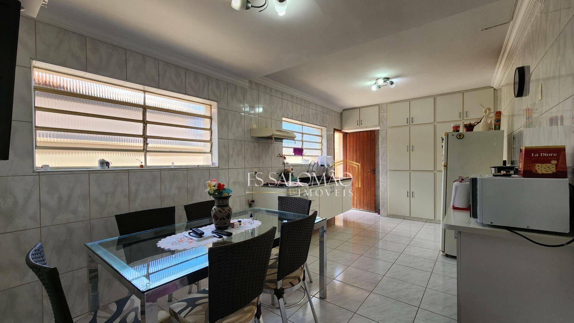 Casa à venda com 2 quartos, 120m² - Foto 8