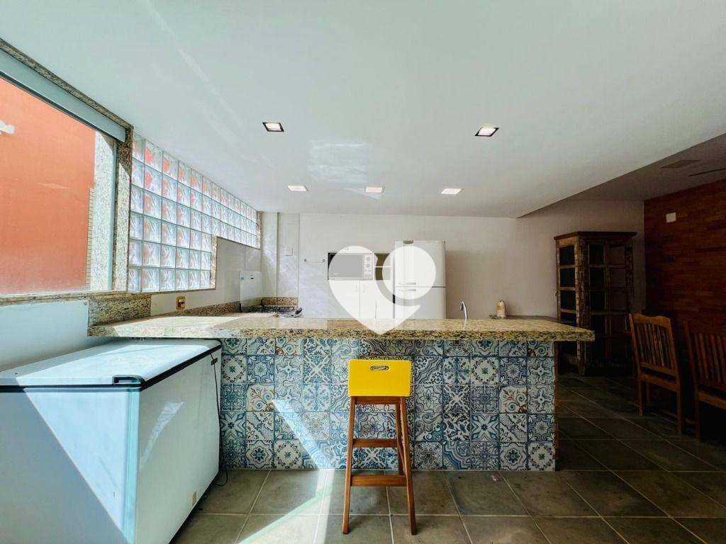 Casa de Condomínio para alugar com 4 quartos, 180m² - Foto 9