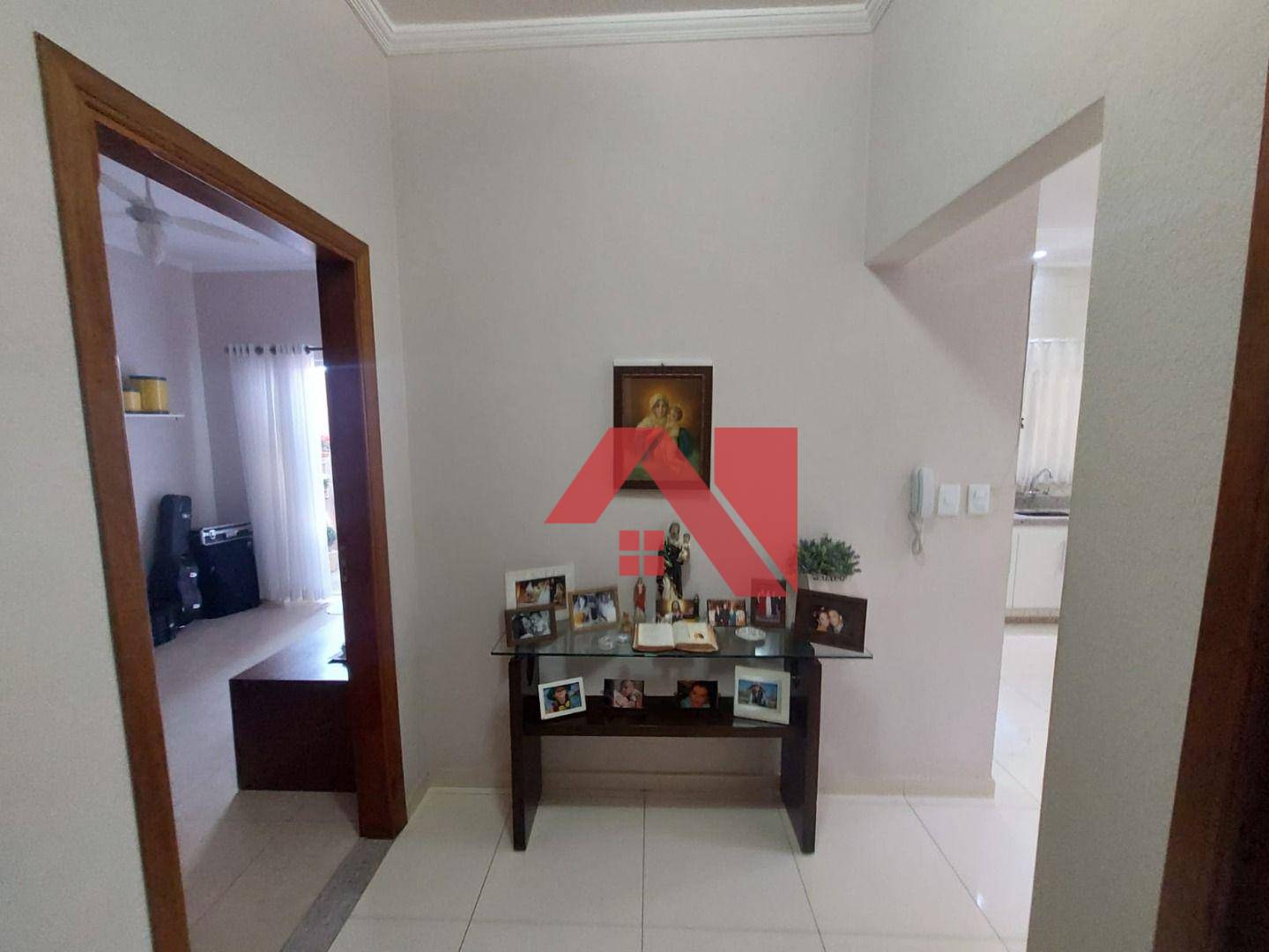 Casa à venda com 3 quartos, 211m² - Foto 5