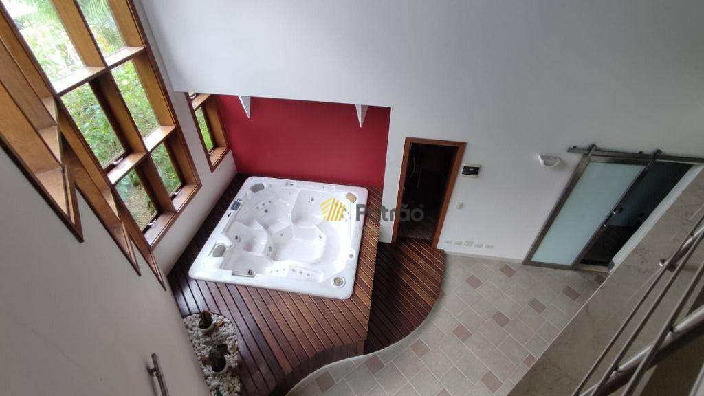 Casa de Condomínio à venda com 3 quartos, 550m² - Foto 4