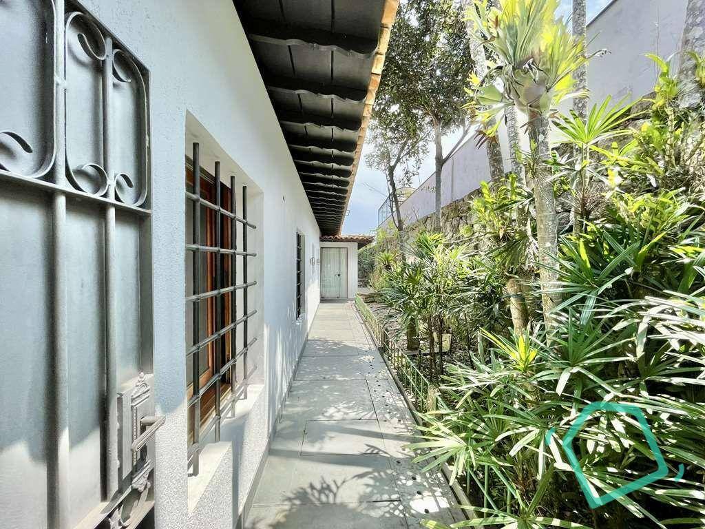 Casa de Condomínio à venda com 4 quartos, 548m² - Foto 24