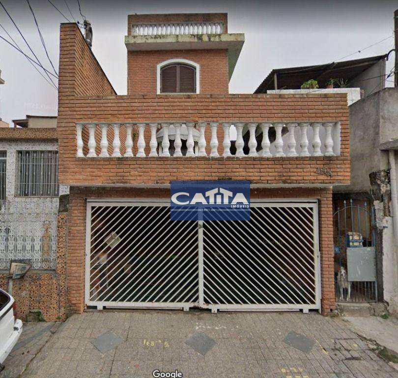 Sobrado à venda com 3 quartos, 250m² - Foto 1