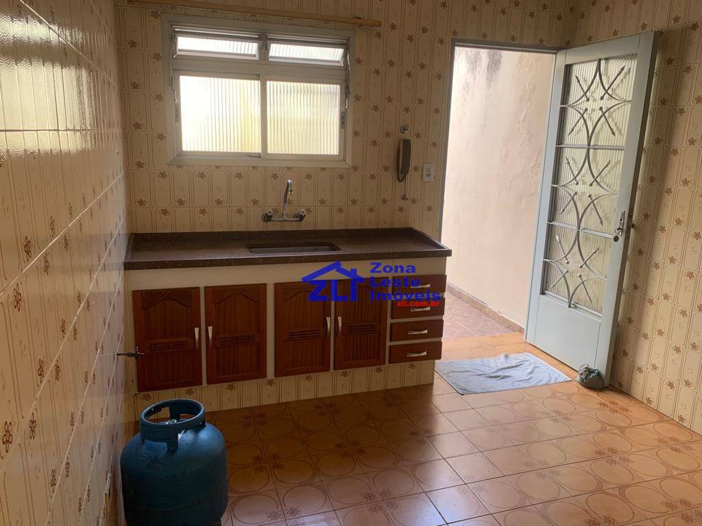 Sobrado à venda com 4 quartos, 150m² - Foto 1