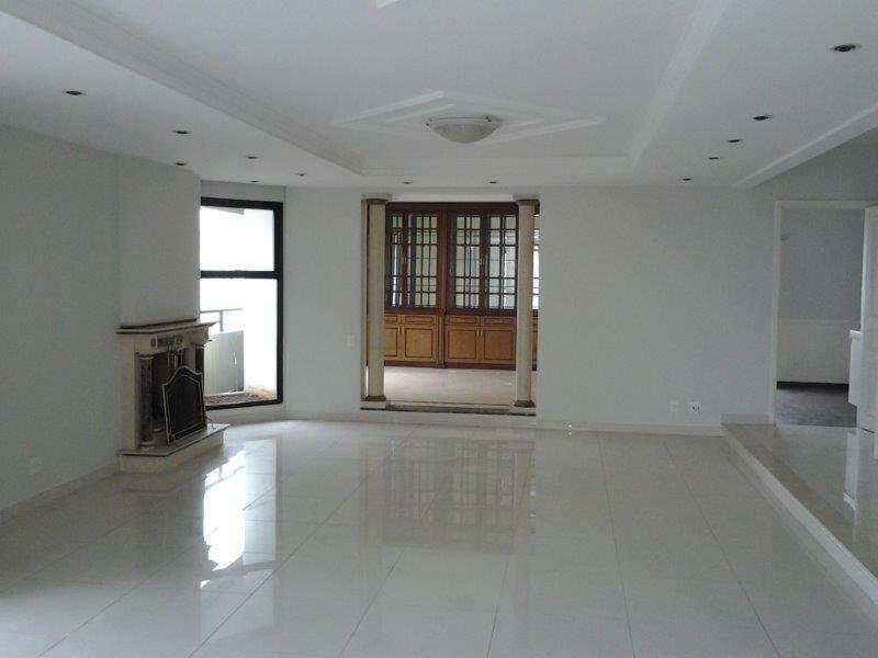 Apartamento para alugar com 4 quartos, 287m² - Foto 2