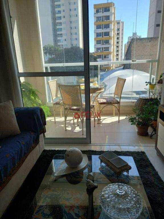 Apartamento à venda com 2 quartos, 67m² - Foto 3