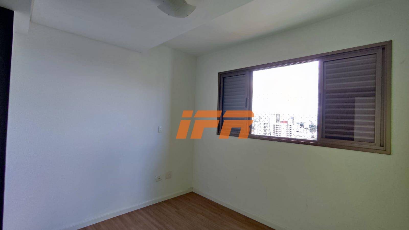 Apartamento à venda com 3 quartos, 107m² - Foto 19