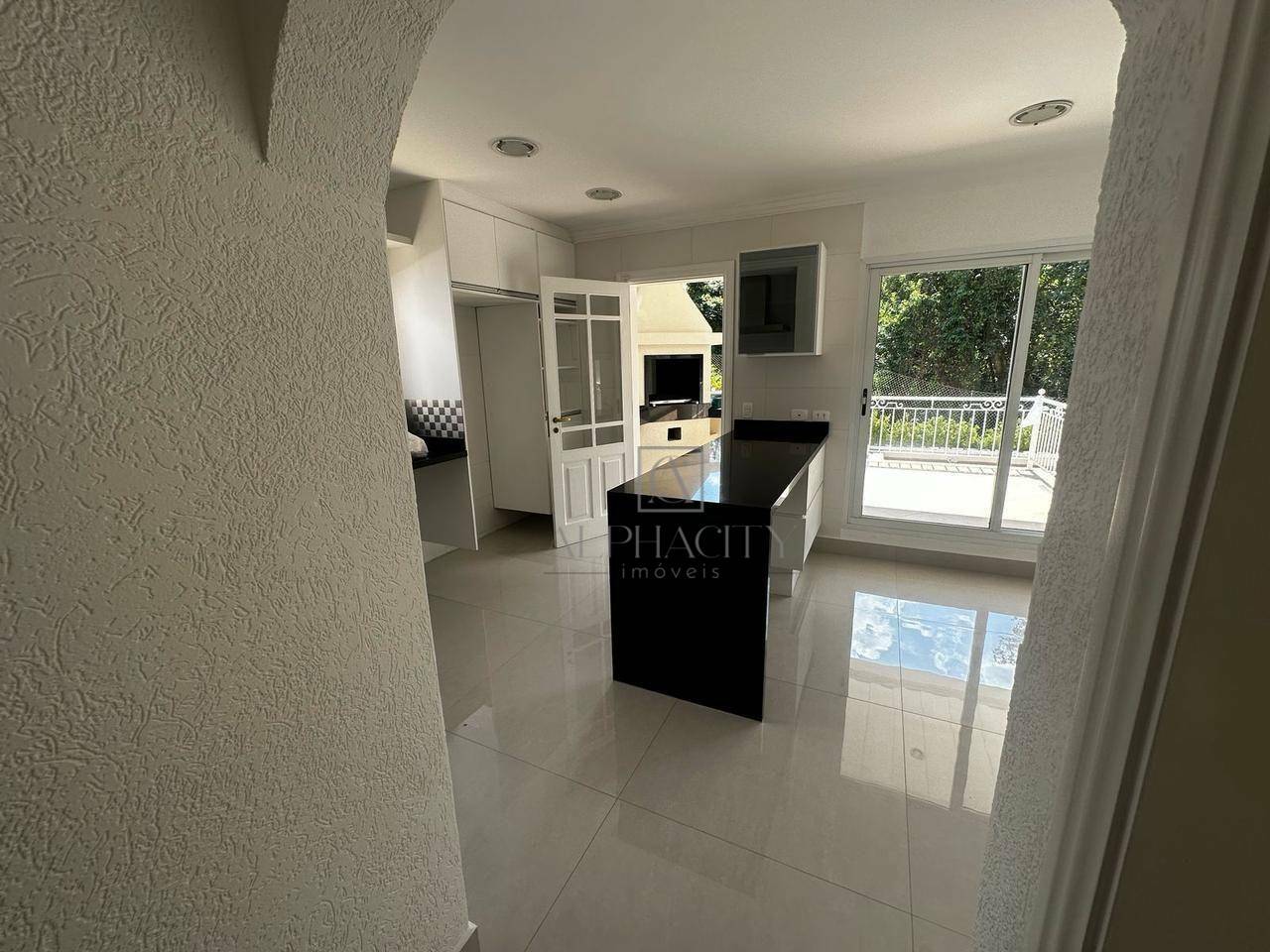 Casa de Condomínio à venda e aluguel com 4 quartos, 565m² - Foto 3