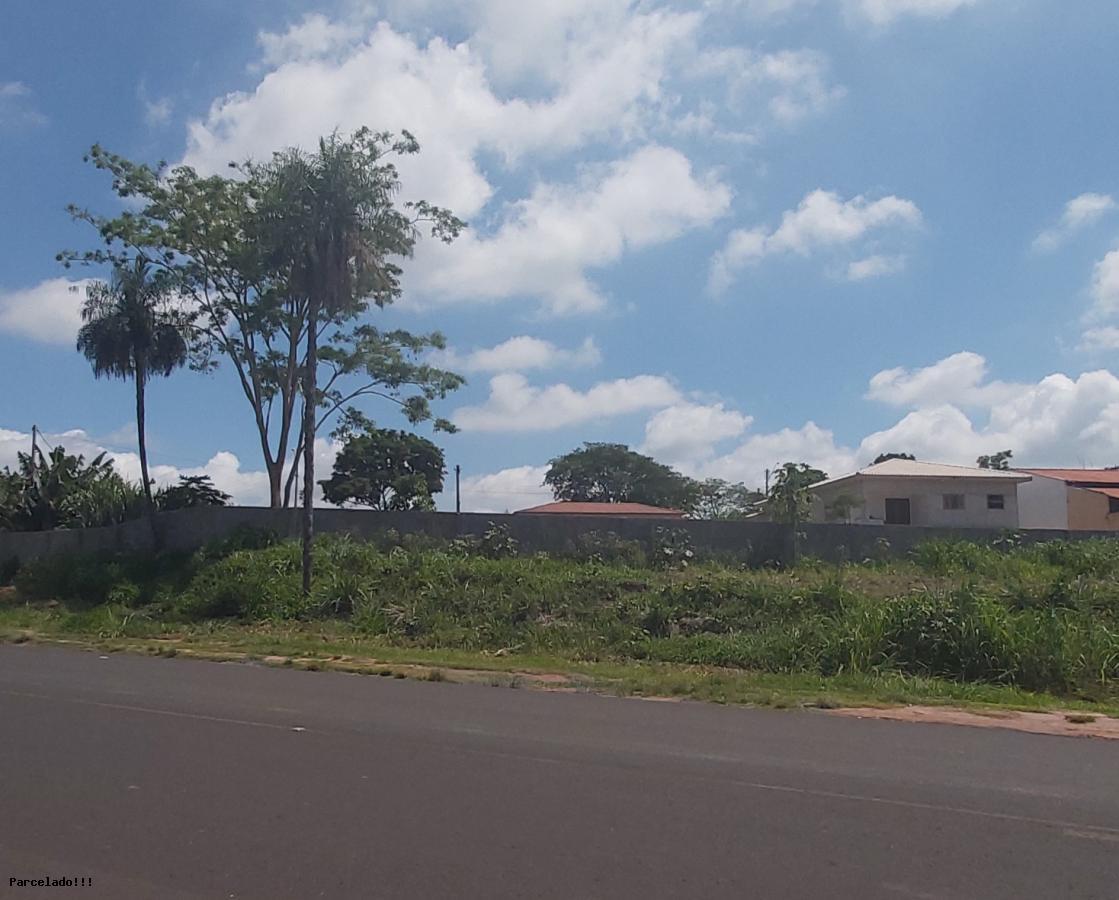 Fazenda à venda com 3 quartos, 1800m² - Foto 1