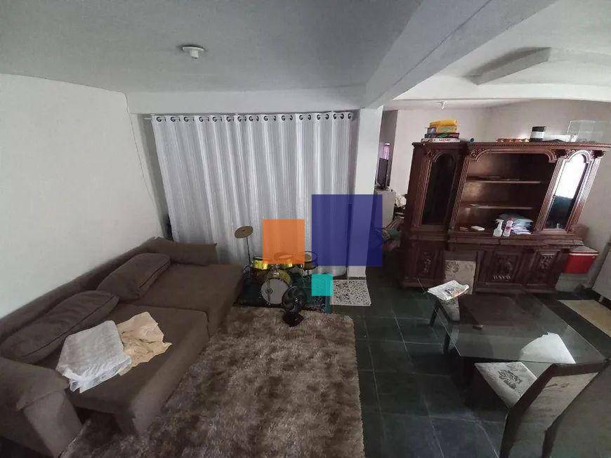 Sobrado à venda com 2 quartos, 305m² - Foto 1