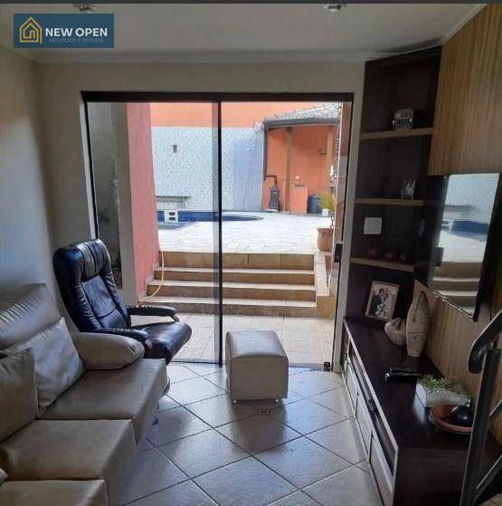 Casa à venda com 3 quartos, 230m² - Foto 12