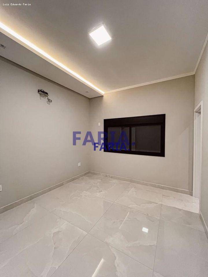 Casa à venda com 3 quartos, 204m² - Foto 12