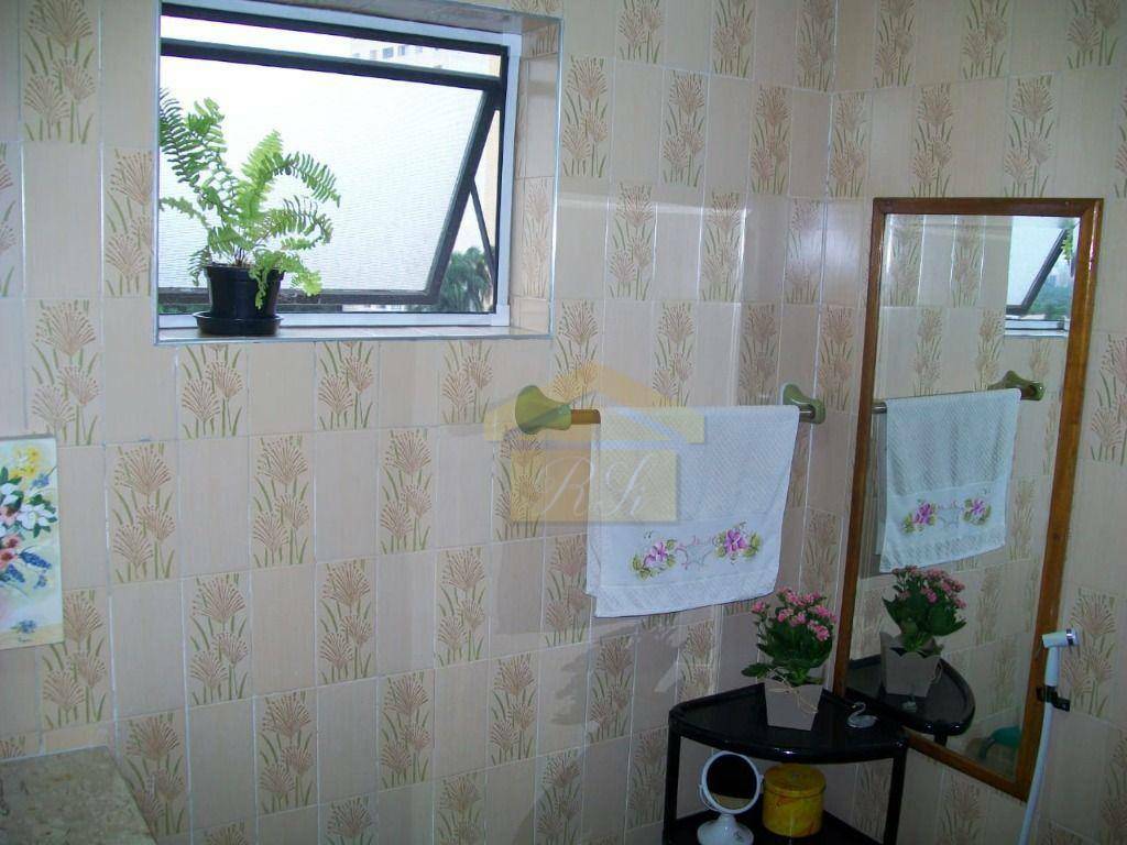 Apartamento à venda com 2 quartos, 70m² - Foto 19