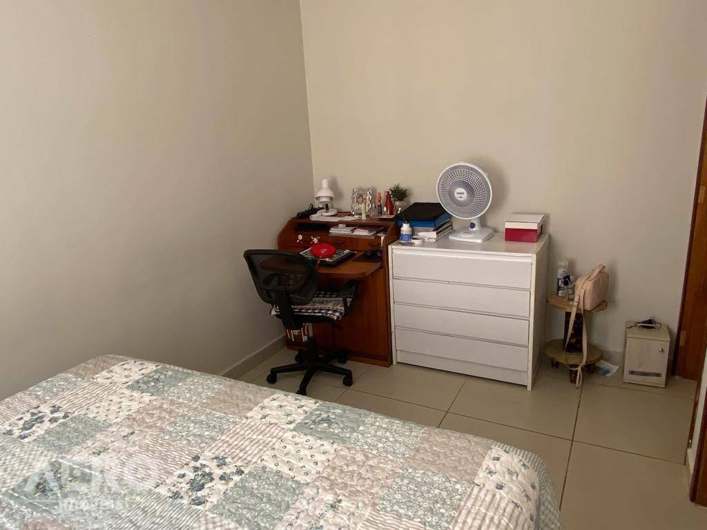 Casa à venda com 3 quartos, 99m² - Foto 5