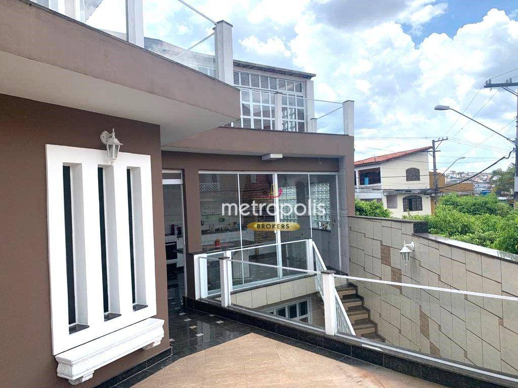 Sobrado à venda com 3 quartos, 250m² - Foto 1