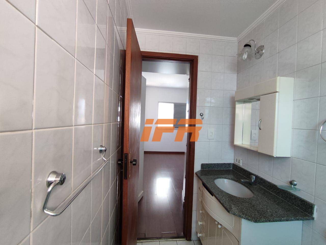 Apartamento à venda e aluguel com 2 quartos, 75m² - Foto 13