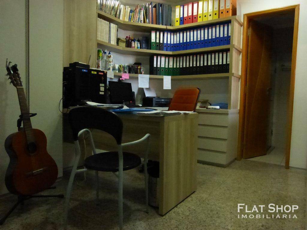 Apartamento à venda com 4 quartos, 210m² - Foto 19