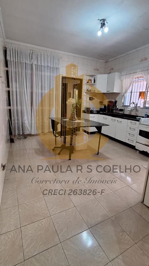 Sobrado à venda com 3 quartos, 200m² - Foto 1