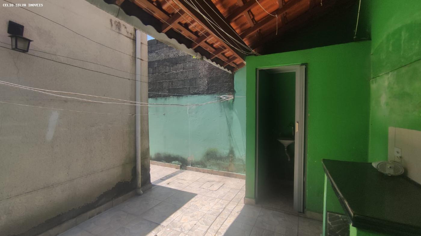 Casa à venda com 2 quartos, 70m² - Foto 13