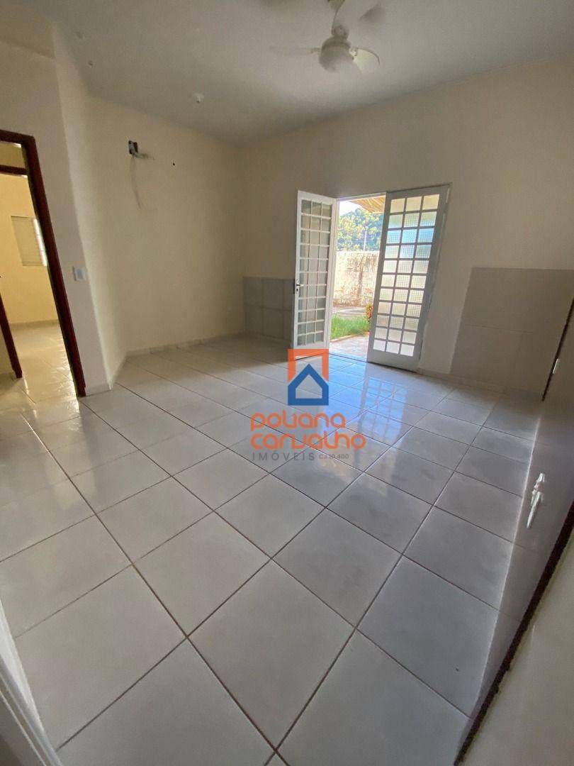 Casa à venda com 3 quartos, 195m² - Foto 2