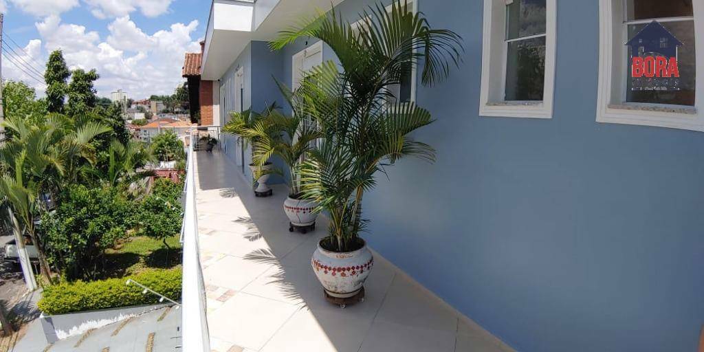 Casa à venda com 3 quartos, 300m² - Foto 2