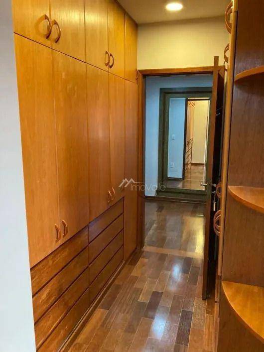 Casa de Condomínio para alugar com 6 quartos, 300m² - Foto 25