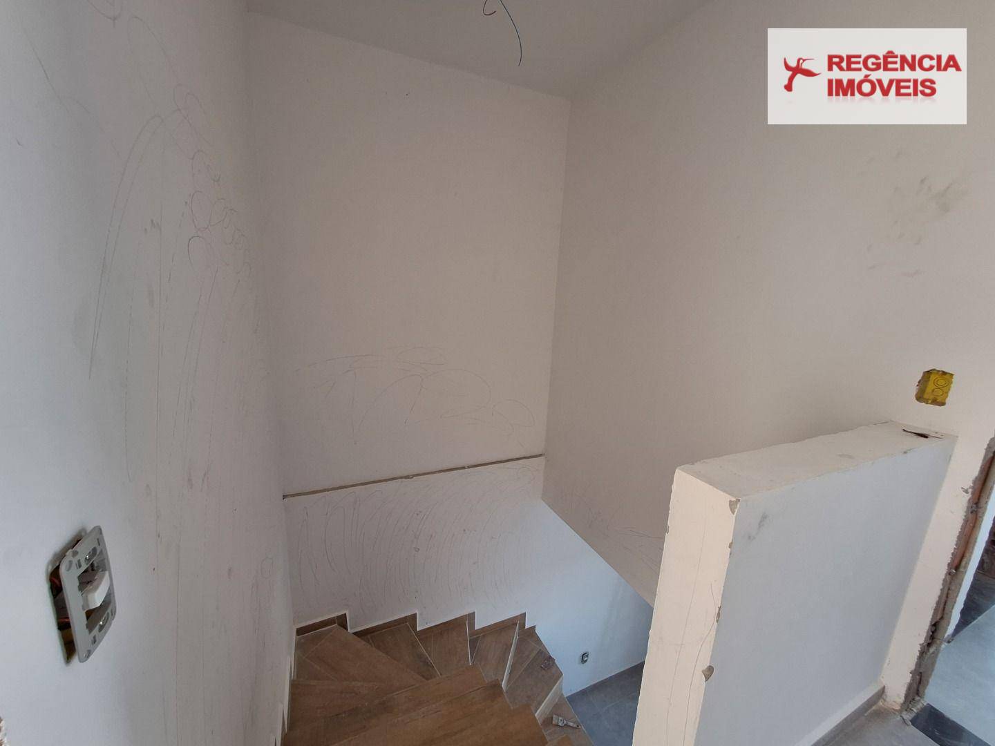 Casa à venda com 2 quartos, 80m² - Foto 10