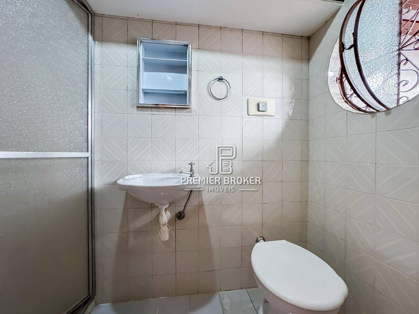 Casa de Condomínio à venda com 4 quartos, 250m² - Foto 17