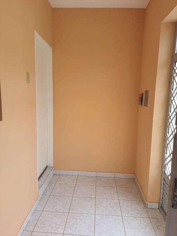 Casa para alugar com 3 quartos, 210m² - Foto 2