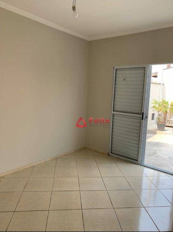 Casa à venda com 3 quartos, 220m² - Foto 8