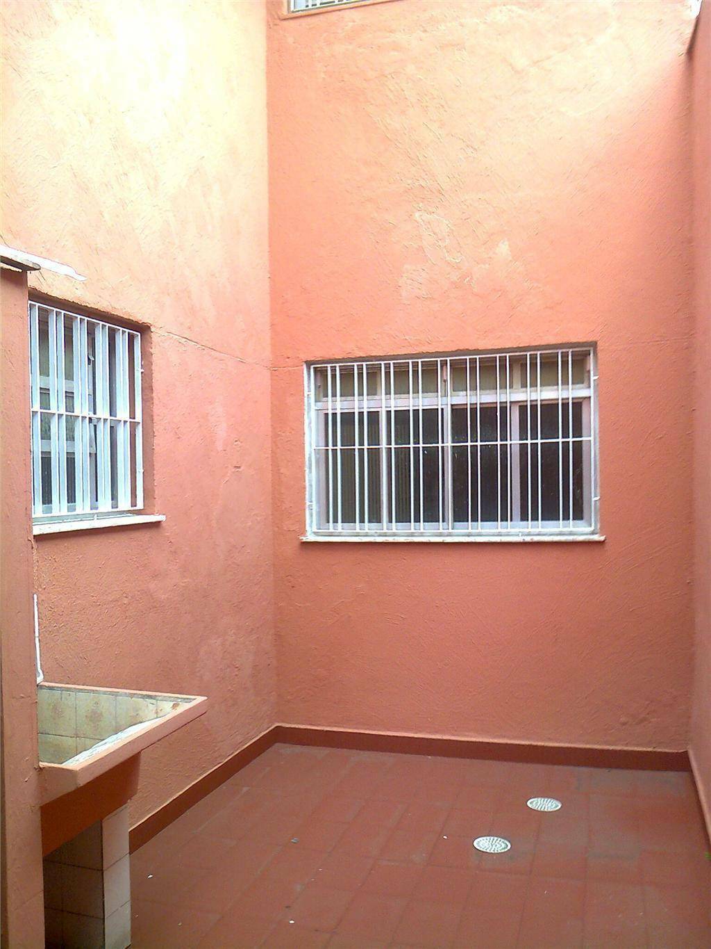 Sobrado à venda com 2 quartos, 200m² - Foto 12