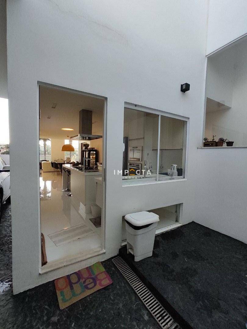 Casa à venda com 3 quartos, 300m² - Foto 49