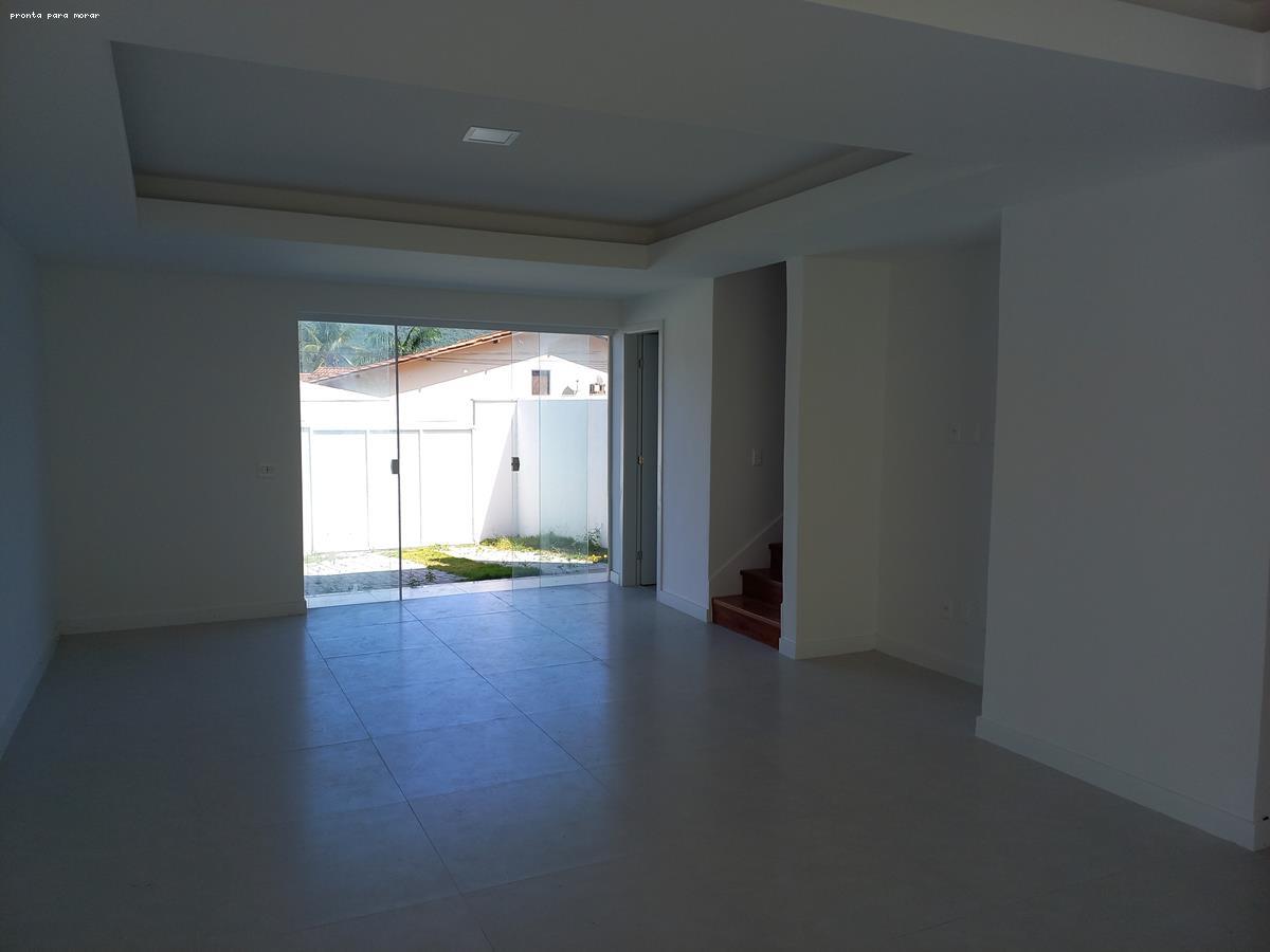 Casa à venda com 3 quartos, 251m² - Foto 11