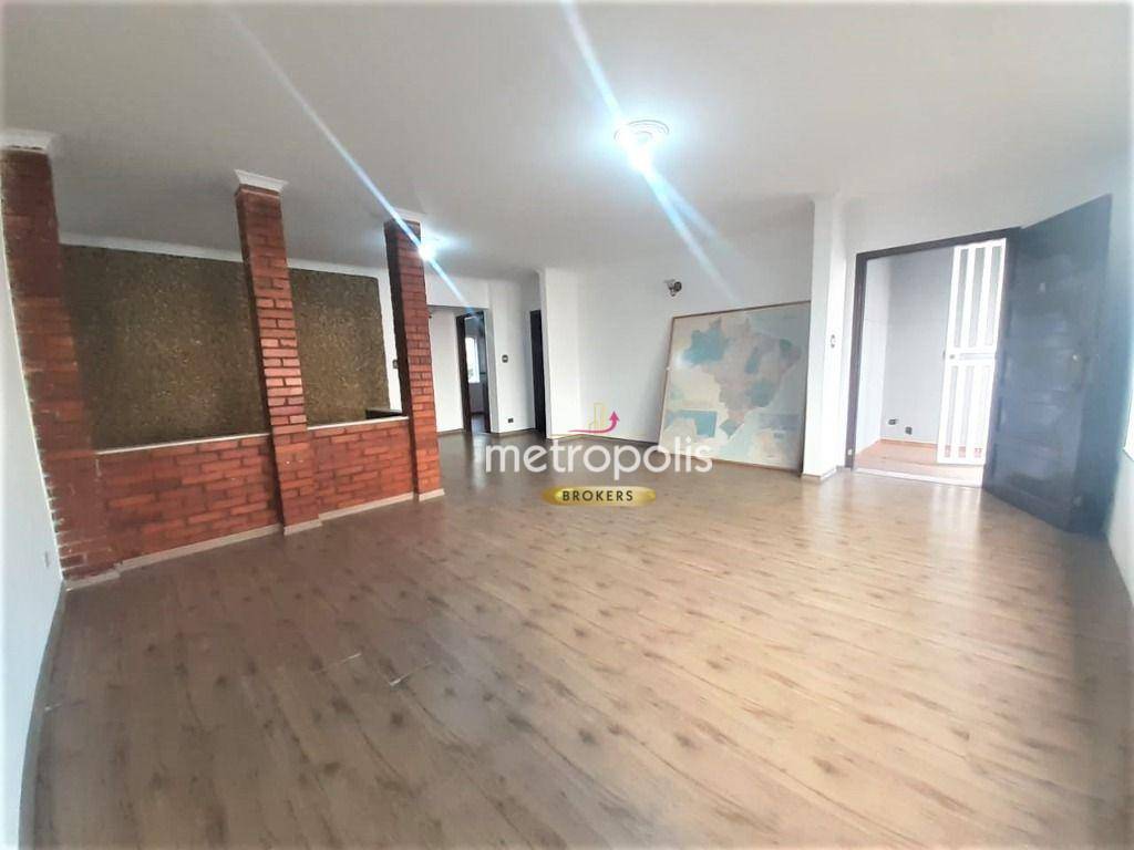 Casa à venda com 3 quartos, 228m² - Foto 1