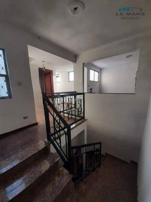 Casa à venda com 3 quartos, 237m² - Foto 19