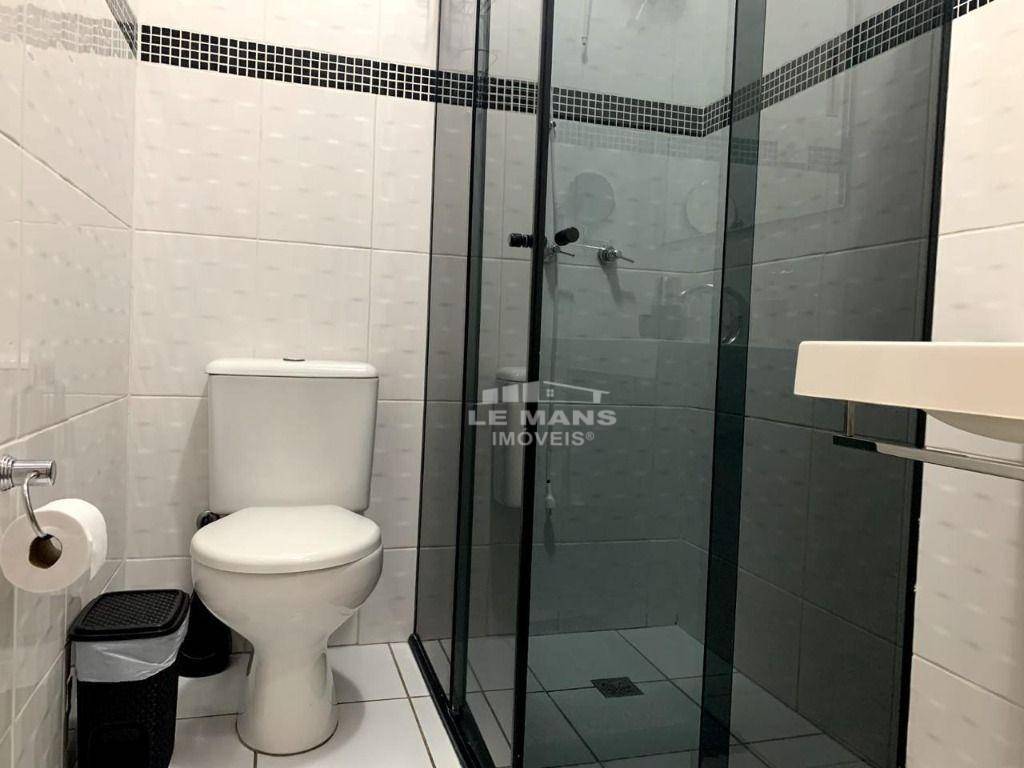 Casa à venda com 4 quartos, 230m² - Foto 14