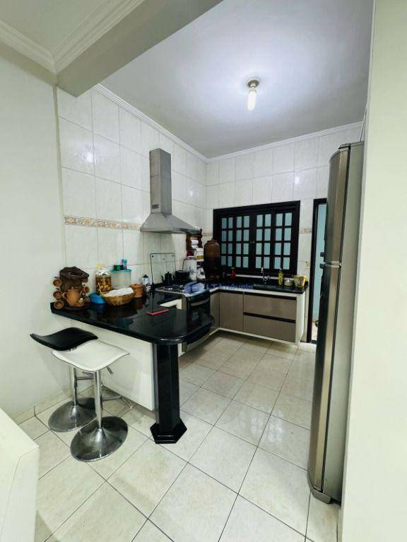 Casa à venda com 3 quartos, 130m² - Foto 5