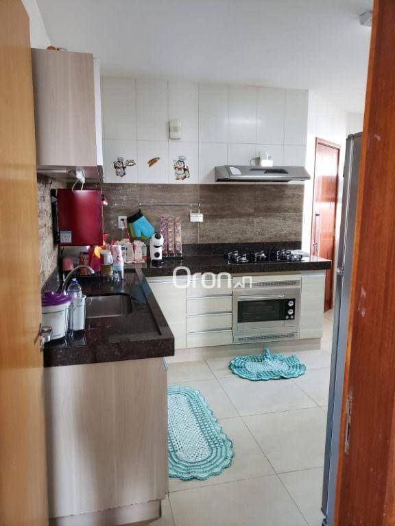 Apartamento à venda com 3 quartos, 160m² - Foto 2