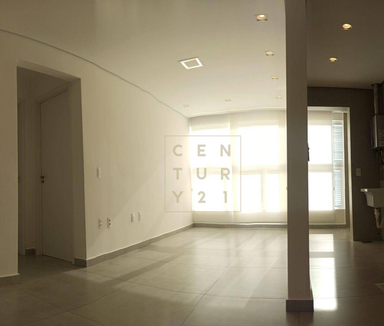 Apartamento à venda com 2 quartos, 61m² - Foto 1