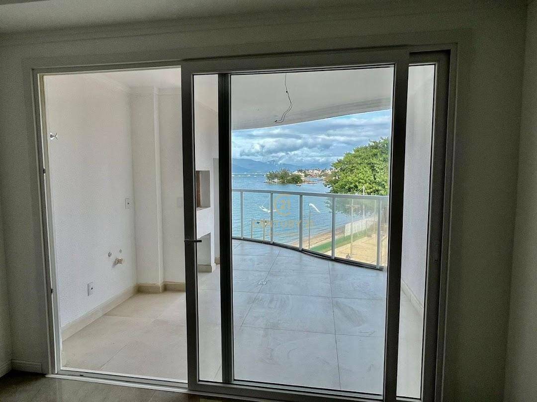 Apartamento à venda com 4 quartos, 221m² - Foto 6