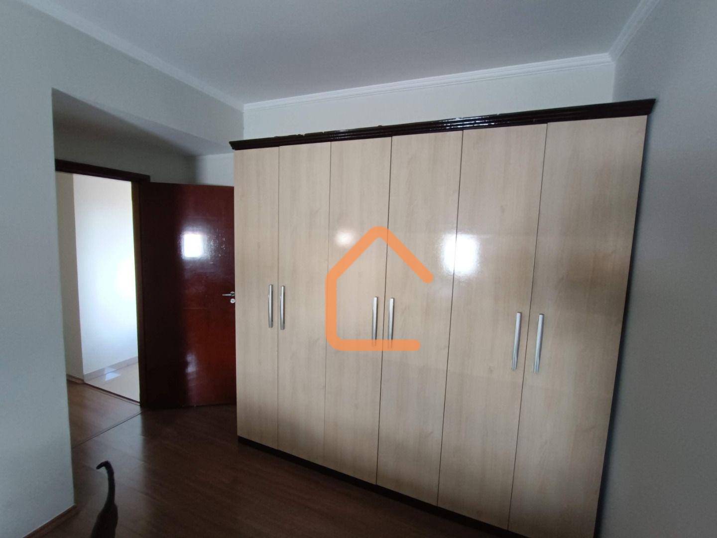 Apartamento para alugar com 3 quartos, 150m² - Foto 14