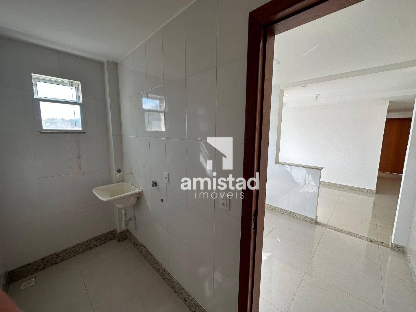 Apartamento à venda com 2 quartos, 70m² - Foto 4