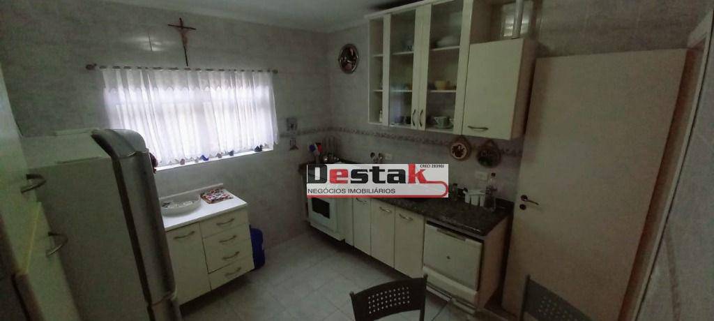 Sobrado à venda com 2 quartos, 138m² - Foto 25