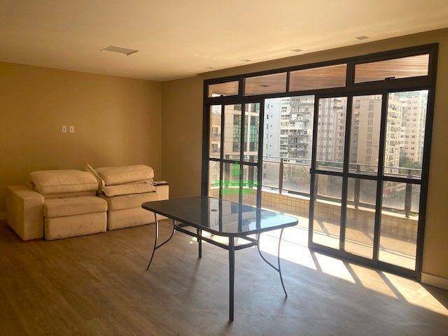 Apartamento à venda com 3 quartos, 210m² - Foto 2