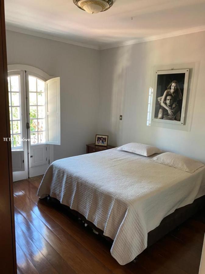 Casa à venda com 3 quartos, 300m² - Foto 17