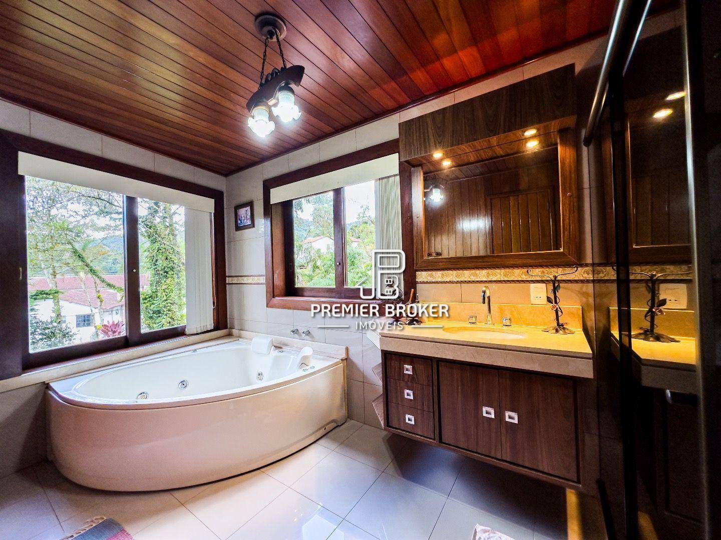 Casa de Condomínio à venda com 6 quartos, 600m² - Foto 20