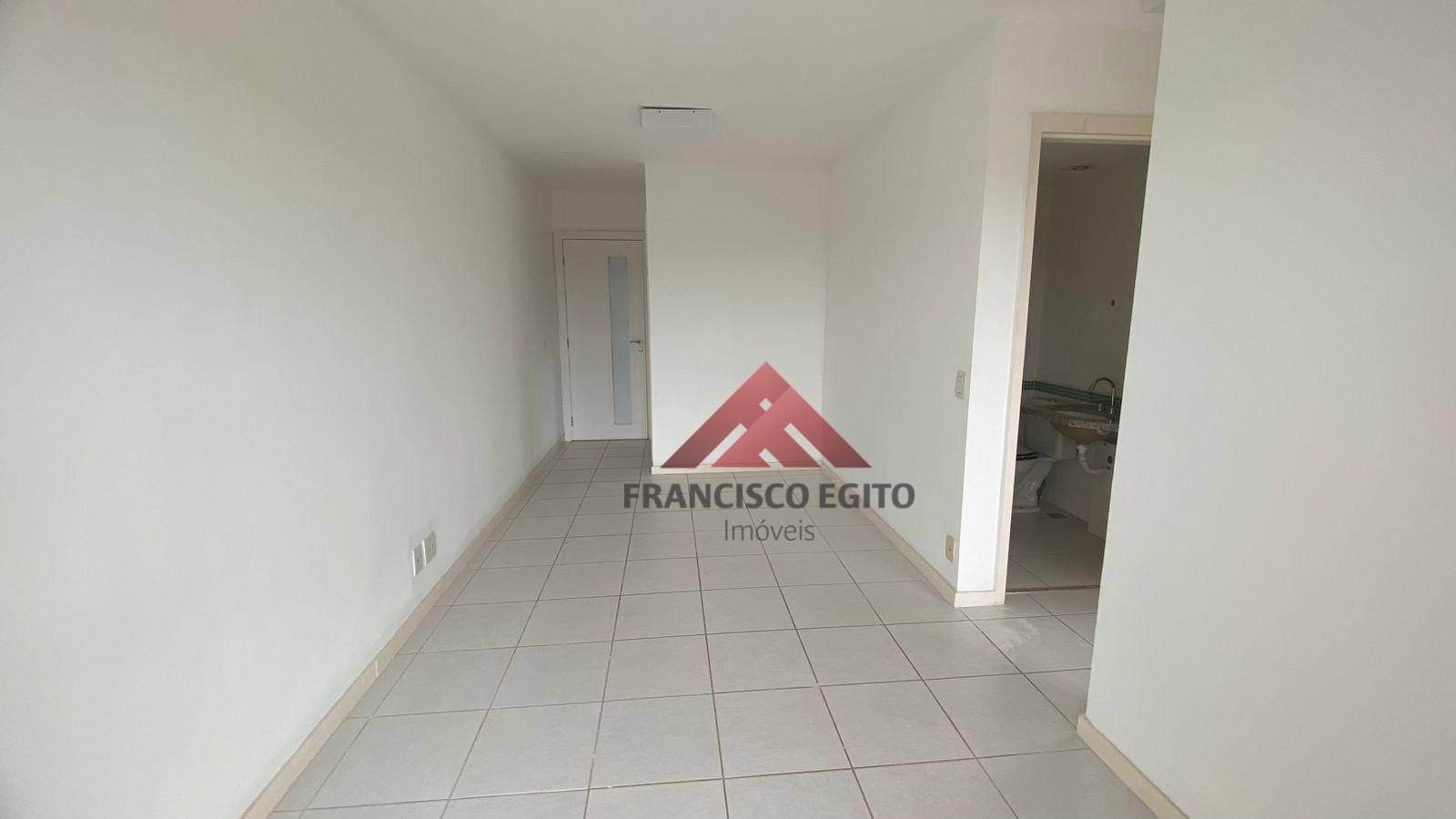 Apartamento à venda com 2 quartos, 66m² - Foto 4